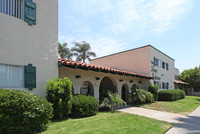 Four Lanterns Apartments in El Cajon, CA - Foto de edificio - Building Photo