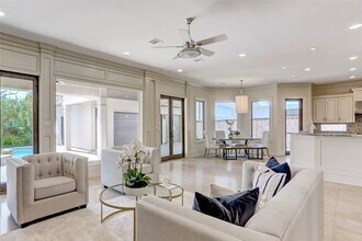 3749 Olympia Dr in Houston, TX - Foto de edificio - Building Photo