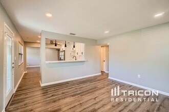 348 Barbara Cir in Belleair, FL - Building Photo - Building Photo