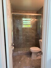 2500 Franklin Dr, Unit Private Studio in Fort Lauderdale, FL - Building Photo - Building Photo