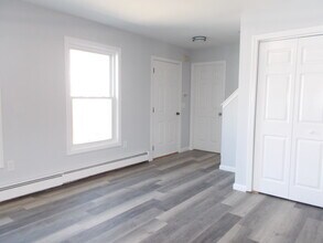 288 Ginger Ln in Torrington, CT - Building Photo - Building Photo