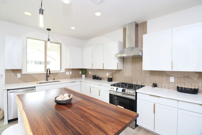 21266 E Via De Olivos Ct in Queen Creek, AZ - Building Photo - Building Photo