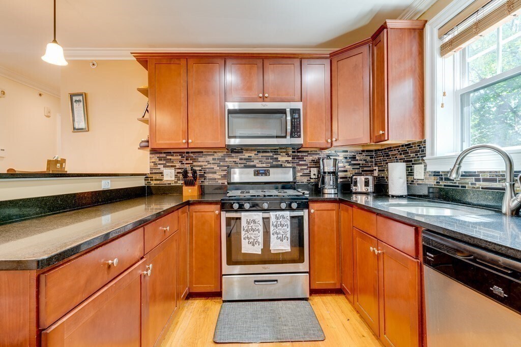 6 Forest St in Boston, MA - Building Photo