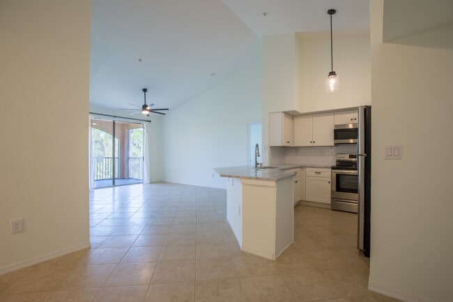 4106 Central Sarasota Pky, Unit 1034 in Sarasota, FL - Building Photo - Building Photo
