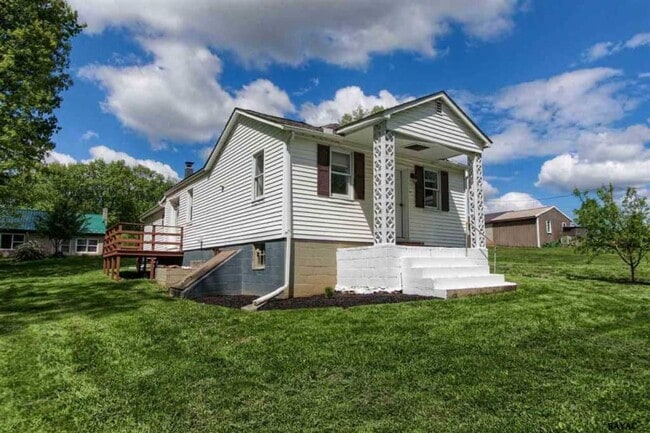 1063 Snyder Corner Rd in Red Lion, PA - Building Photo - Building Photo