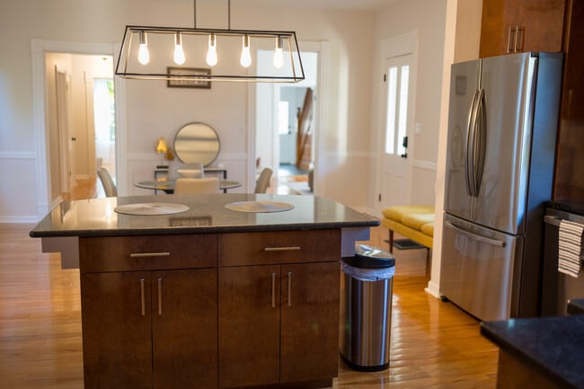 5104 Abigail Dr, Unit 1 in Lyndhurst, OH - Building Photo - Building Photo