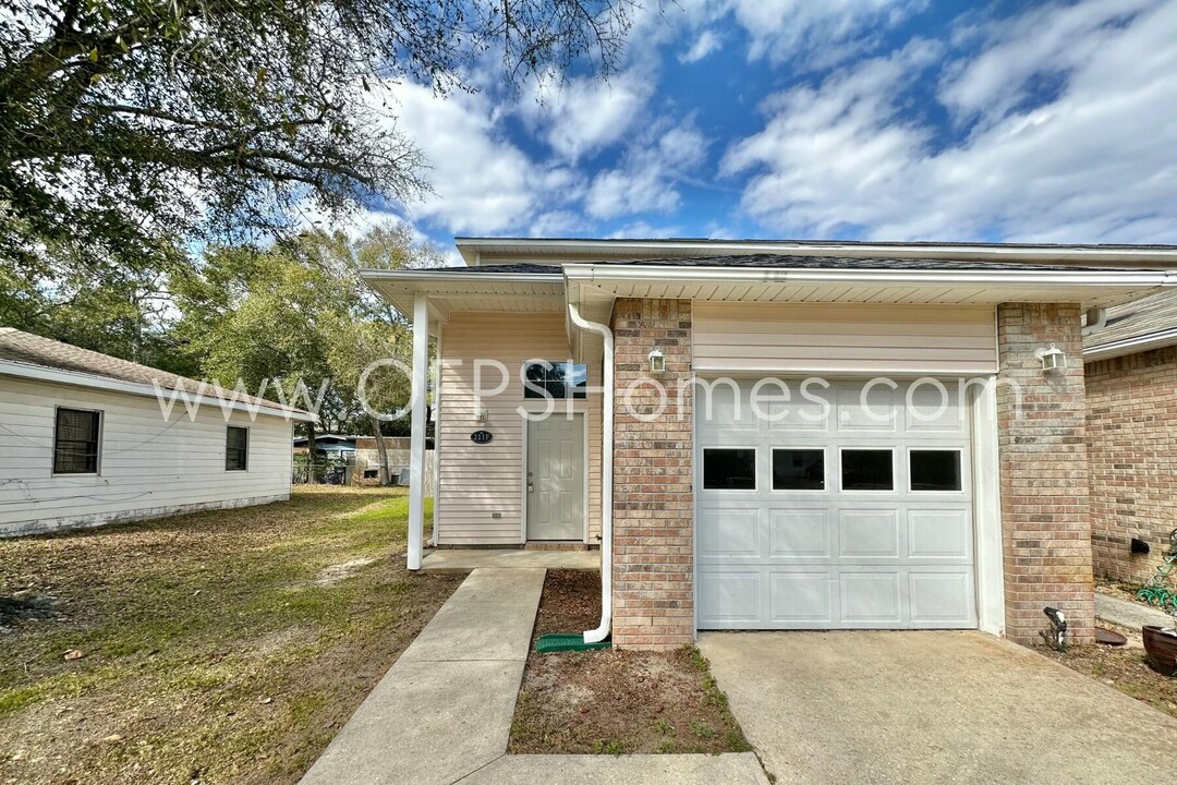 211 Third St SE in Fort Walton Beach, FL - Building Photo