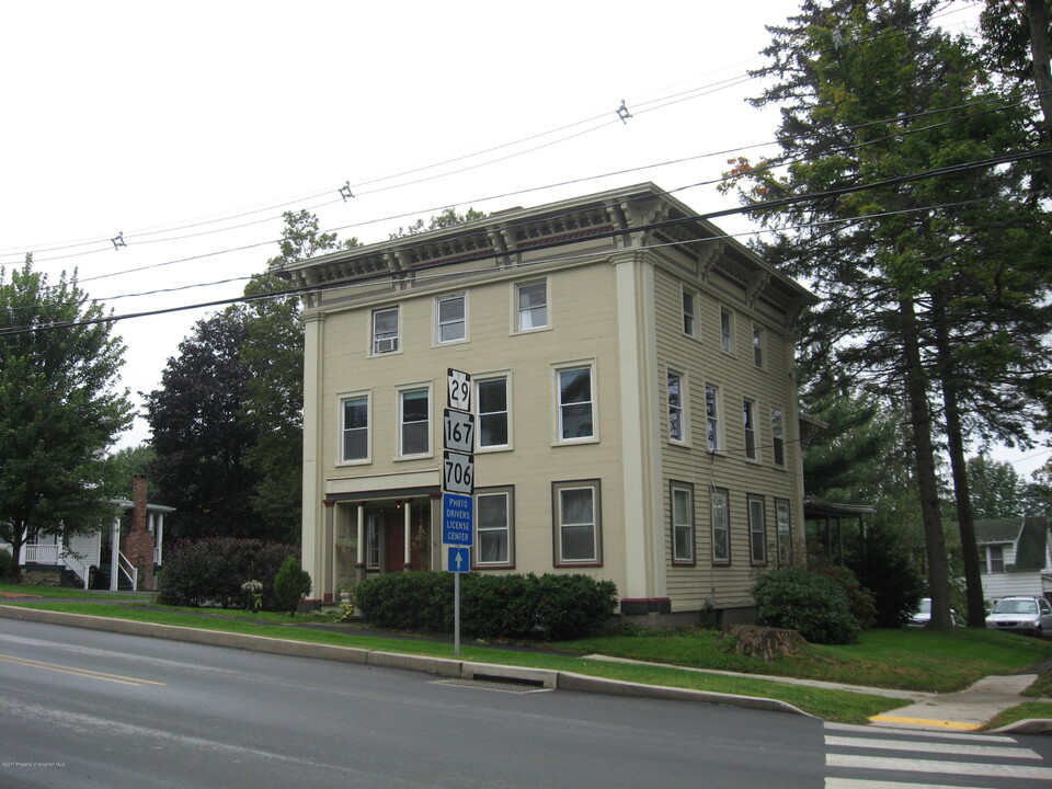 344 Church St in Montrose, PA - Building Photo