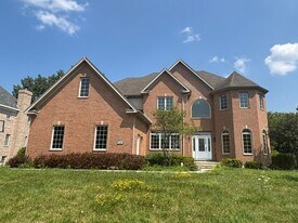 8420 Redtail Dr in Village Of Lakewood, IL - Building Photo