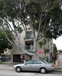 1025 Cherry Ave in Long Beach, CA - Foto de edificio - Building Photo