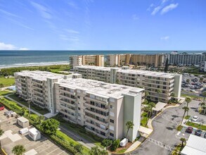 2020 N Atlantic Ave in Cocoa Beach, FL - Building Photo - Building Photo