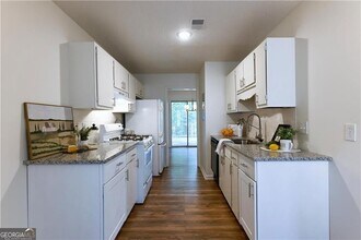 1697 Cedar Bluff Way in Marietta, GA - Building Photo - Building Photo