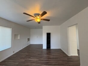 3730 Ivy St in Sacramento, CA - Building Photo - Building Photo