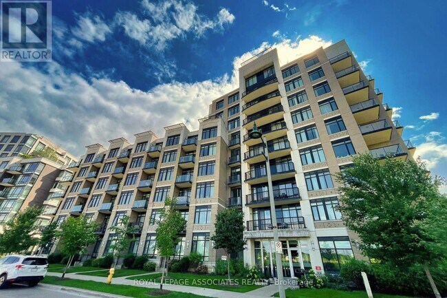 111-111 Upper Duke Crescent in Markham, ON - Building Photo - Building Photo