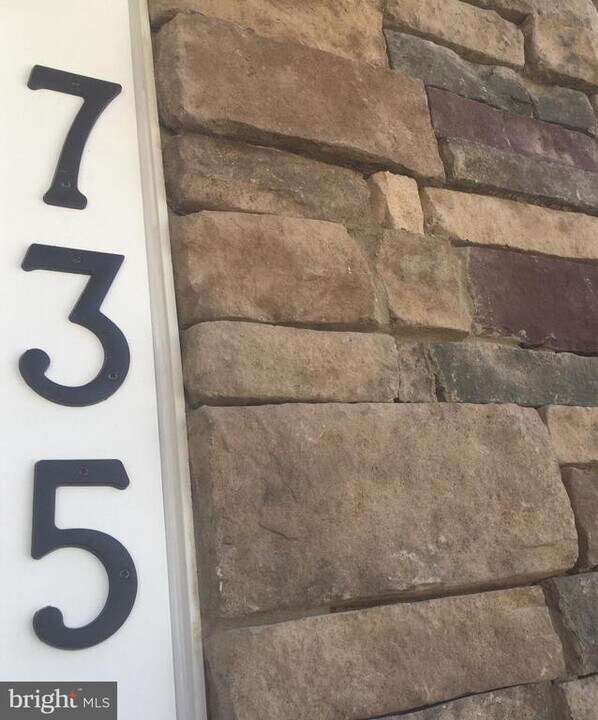 735 Stonehouse Wy in Hockessin, DE - Building Photo