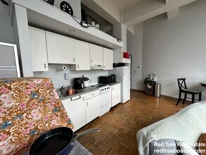 61 Brookline Ave, Unit 303 in Boston, MA - Building Photo - Building Photo