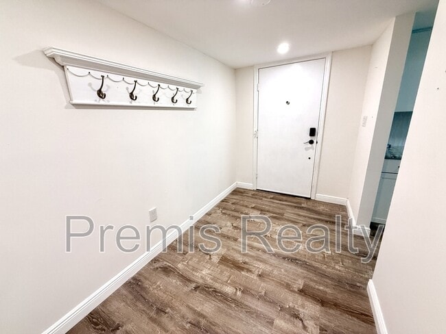 90 S Highland Ave in Tarpon Springs, FL - Building Photo - Building Photo