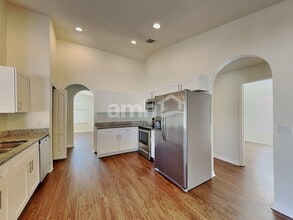 8813 Scenic Vista Ct in Orlando, FL - Foto de edificio - Building Photo