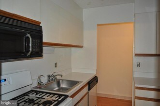 5903 Tamar Dr-Unit -12S24 in Columbia, MD - Building Photo - Building Photo