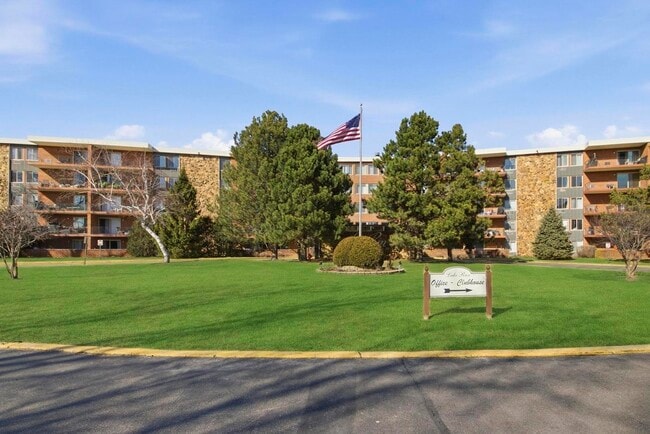 16 E Old Willow Rd in Prospect Heights, IL - Building Photo - Building Photo