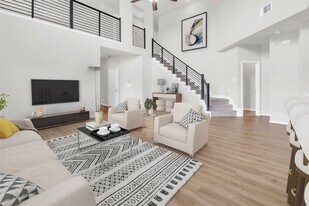 15100 Crown Mnr Dr in Houston, TX - Building Photo