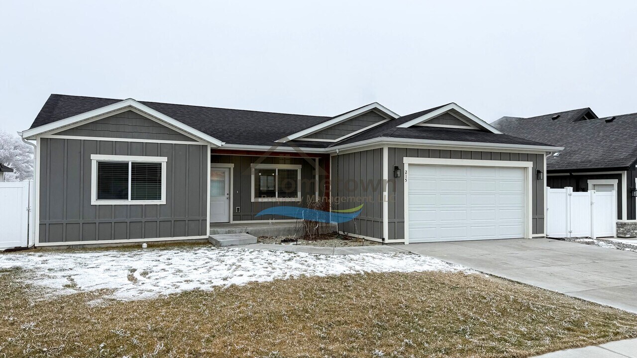 215 S Hls St in Burley, ID - Building Photo