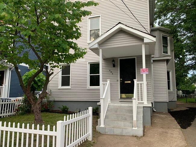 405 Blatchley Ave, Unit 1st Floor