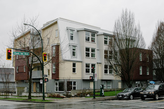 1723-1725 Victoria Dr in Vancouver, BC - Building Photo - Primary Photo