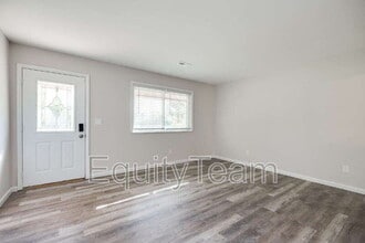 9609 Helmsley Way in Cincinnati, OH - Building Photo - Building Photo