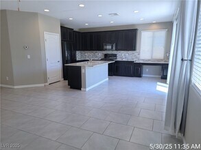 12212 Loggeta Way in Las Vegas, NV - Building Photo - Building Photo