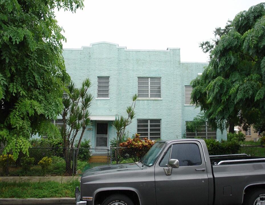 1752 SW 9th St in Miami, FL - Building Photo