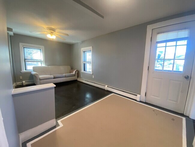 4 Barrett Ave in Boston, MA - Building Photo - Building Photo