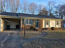 1307 Grantham Dr in High Point, NC - Building Photo