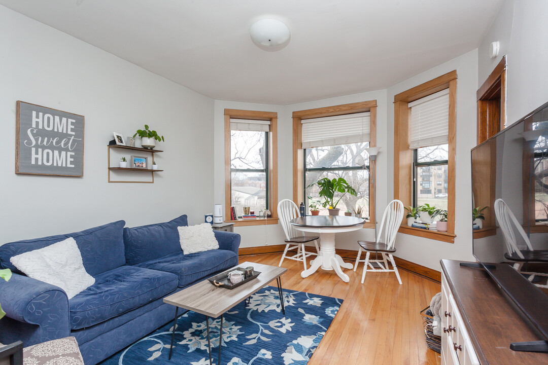 1538 W Wrightwood Ave, Unit 2 in Chicago, IL - Building Photo