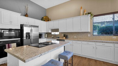 11516 E Ranch Gate Rd in Scottsdale, AZ - Foto de edificio - Building Photo