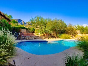 6750 N Longfellow Dr in Tucson, AZ - Building Photo - Building Photo