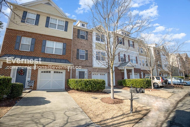 322 Linden Park Ln in Cary, NC - Building Photo - Building Photo