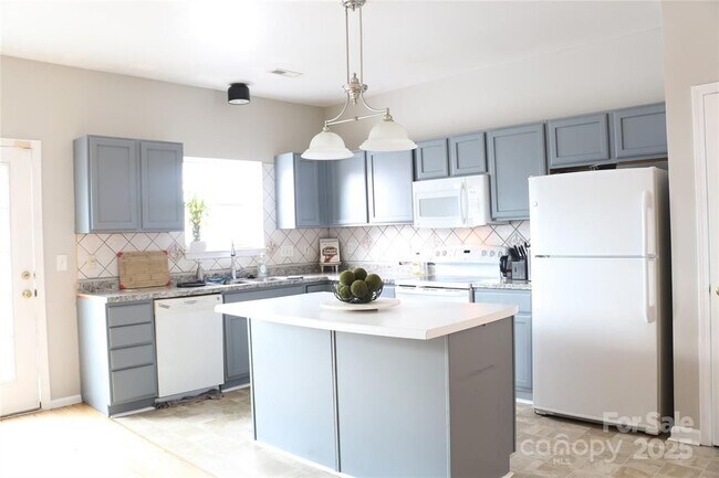 10946 Garden Oaks Ln in Charlotte, NC - Building Photo - Building Photo