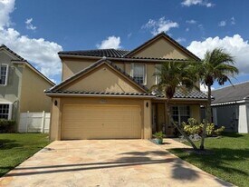 5861 N Plum Bay Pkwy in Tamarac, FL - Building Photo