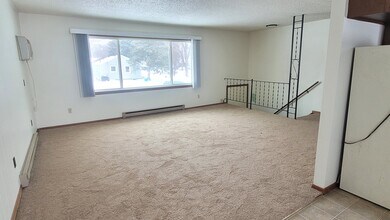 1602 6th Ave N, Unit 1604 - Upper Unit in Moorhead, MN - Building Photo - Building Photo