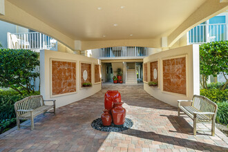 La Maison Club in Naples, FL - Building Photo - Building Photo