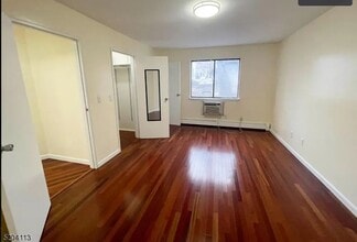 88 Boulevard in Passaic, NJ - Foto de edificio - Building Photo