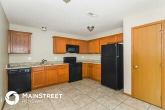 219 Palmer Ct in Pleasant Hill, MO - Building Photo - Building Photo