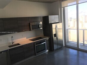 151 SE 1st St, Unit 2206 in Miami, FL - Building Photo - Building Photo