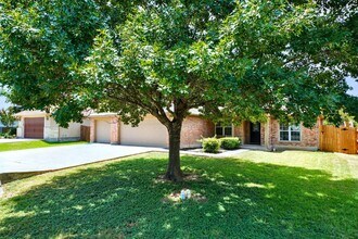 15721 Hill Ln in Selma, TX - Building Photo - Building Photo