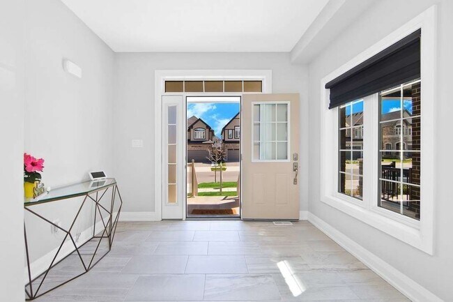 325 Sedgewood St in Kitchener, ON - Building Photo - Building Photo