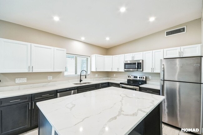 3555 E 4th St in Tucson, AZ - Building Photo - Building Photo