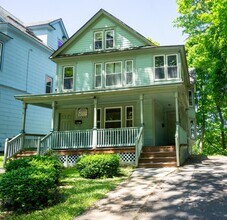 1217 1/2 Madison St in Syracuse, NY - Building Photo - Building Photo