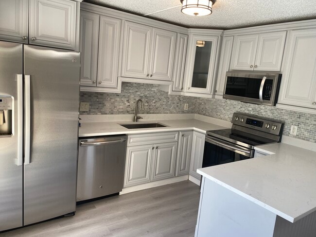 3301 Spanish Wells Dr, Unit D in Delray Beach, FL - Building Photo - Building Photo