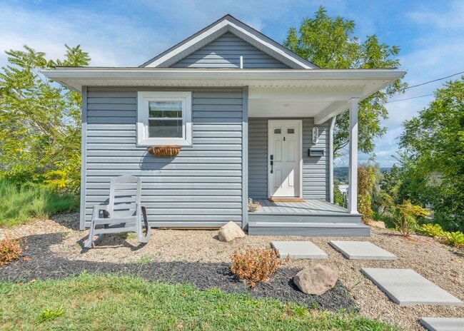property at 324 Summit Ave